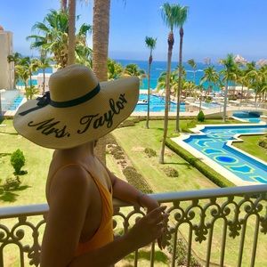 Meet your Posher, Gabriela